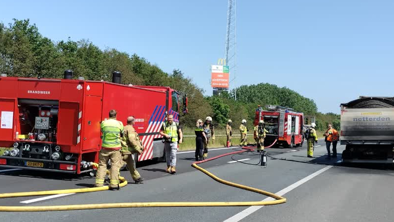 Snelweg A18 Bij Doetinchem Afgesloten Door Brand