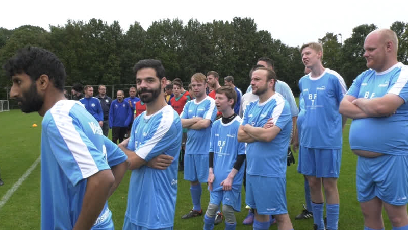 Niederländische und deutsche G-Football-Spieler spielen gemeinsam in einem Euregio-Team