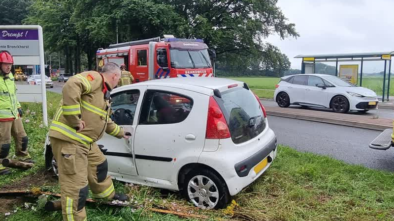 Automobilist Raakt Lichtgewond Bij Eenzijdig Ongeval In Drempt